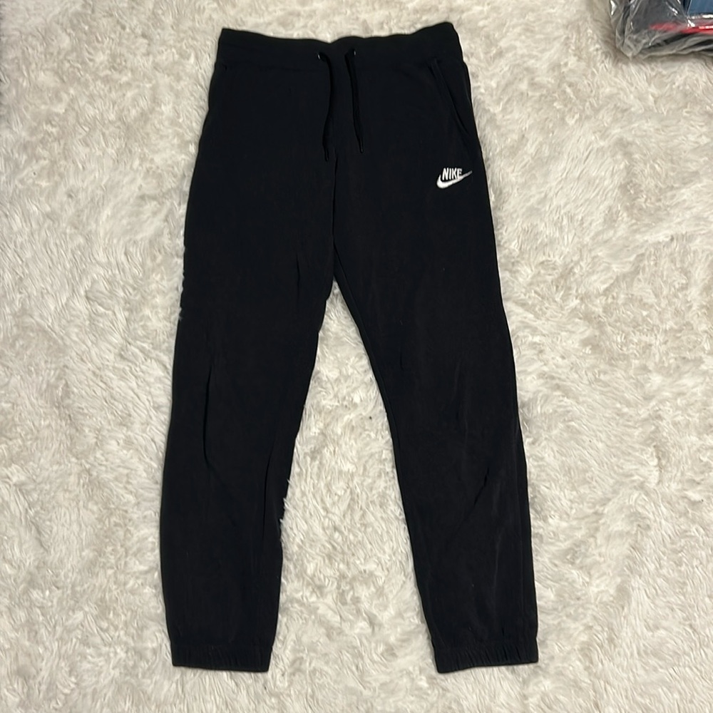 Kids black Nike sweatpants